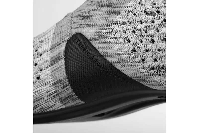 Fizik R1 Infinito Knit Road Shoe in Blue/Yellow-2