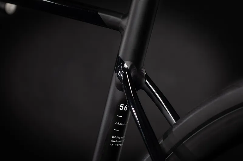 2021 Cube Attain Race Road Bike in Black-2