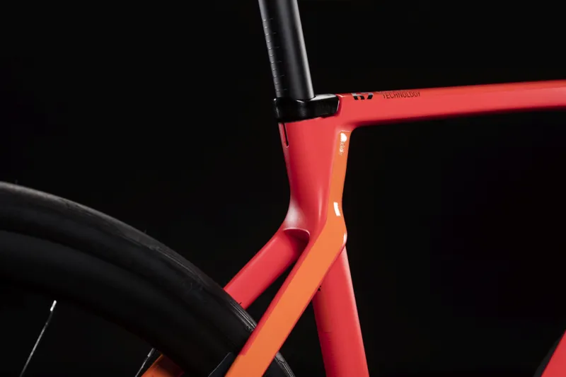 2019 Cube Agree C:62 Race Disc Carbon Road Bike in Red-3