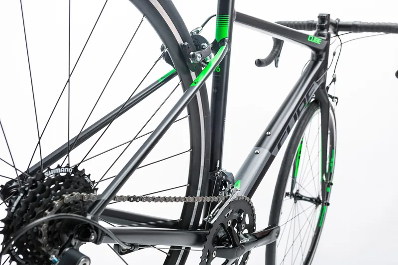 Cube attain black green 2025