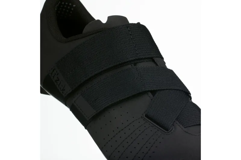 Fizik R5 Tempo Powerstrap Road Shoe in Black -4