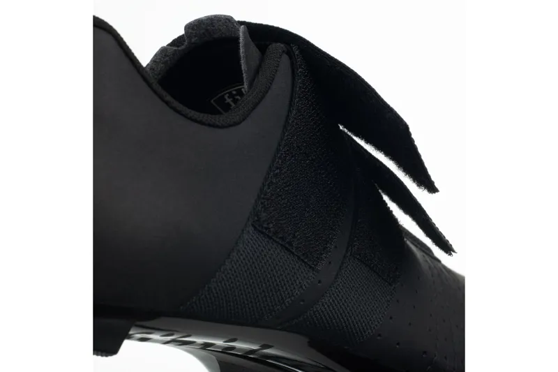 Fizik R5 Tempo Powerstrap Road Shoe in Black -5