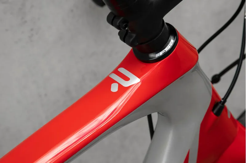 2021 Ridley Fenix SL Disc - Shimano 105 equipped Road Bike - Red