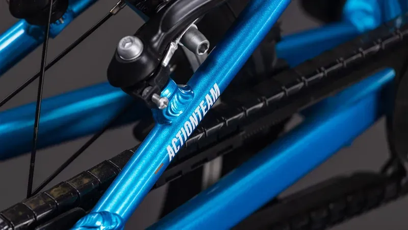 2026 Cube Acid 160 Kids Bike in Action Team-4