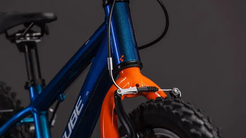 2026 Cube Acid 160 Kids Bike in Action Team-6