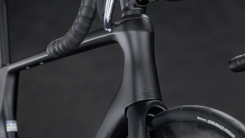 2026 Cube Agree C:62 Pro Road Bike in Blackline-5