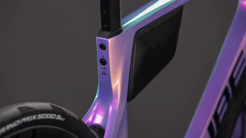 Cube Agree C:62 SLX Road Bike in Cosmic Purple/Black-3