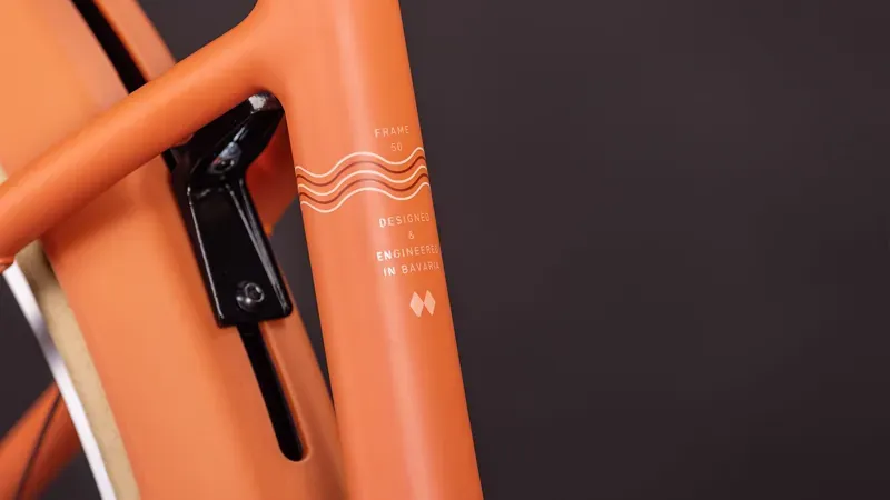 2026 Cube Aruba Hybrid 600 eMountain Bike in Papaya/Creme-4