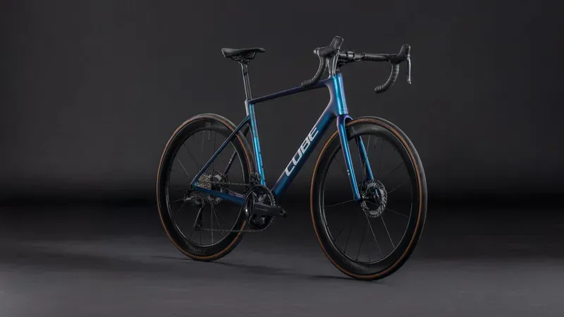 Cube Attain C:62 SLT Road Bike In Shift Mint/White-1