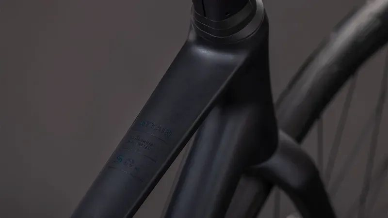 2026 Cube Attain SLX Road Bike in Coal/Prism-2