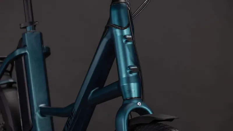 2026 Cube Compact Hybrid 545 E-Hybrid Bike in Royal Green and Black-6