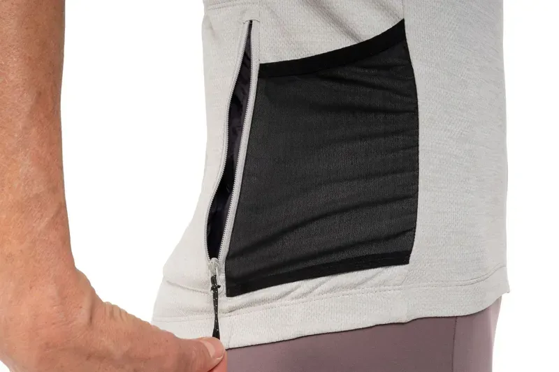 Cube Gravel Women's Jersey Full Zip Cargo Short Sleeve in Light Grey-5