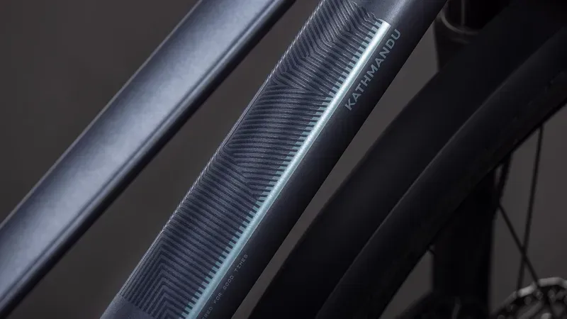 2026 Cube Kathmandu EXC Hybrid Bike in Metallic Grey/Chrome-10