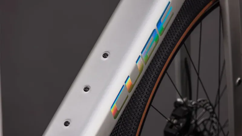 2026 Cube Nulane Hybrid C:62 Race 400x E-Gravel Bike in Sleek Grey/Prism-4