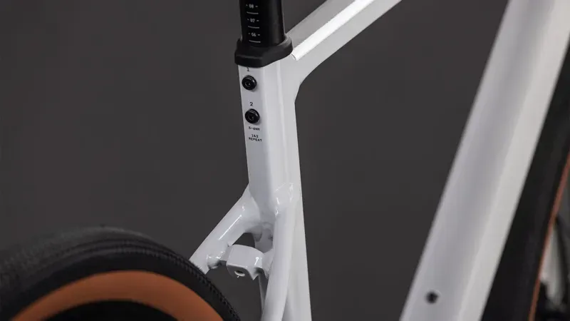 2026 Cube Nuroad EX Gravel Bike in Cotton/Grey-3