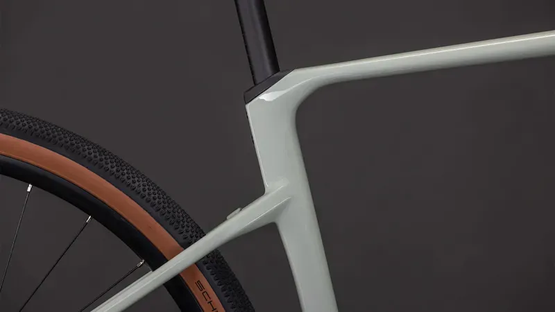 2026 Cube Nuroad Hybrid C:62 Race 400x E-Road Bike in Reed Beige/Black-5