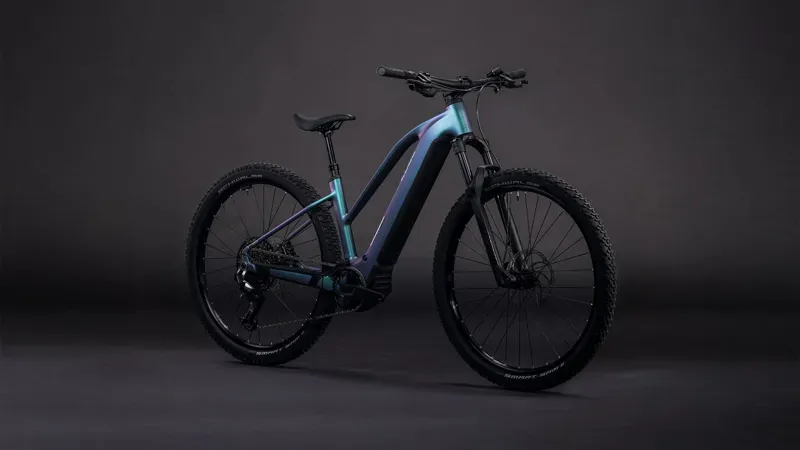2026 Cube Reaction Hybrid Race 800 E-MTB in Polar Light/Prism-3