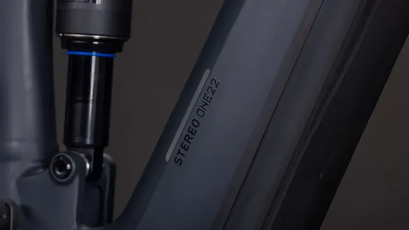 2026 Cube Stereo Hybrid One22 Pro 600 E-MTB in Night/Chrome-5