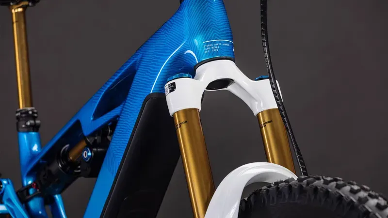 2026 Cube Stereo Hybrid One77 HPC AT 800 E-MTB In Actionteam-3