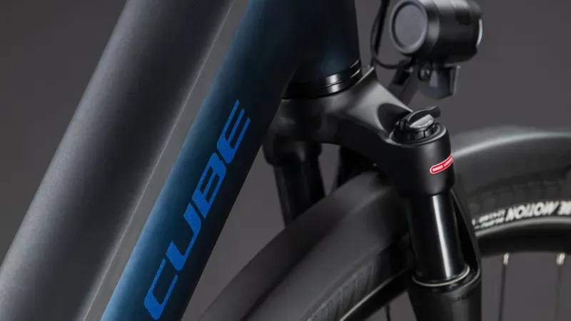 Cube Supreme Hybrid Deluxe One 600 eHybrid Bike in Indigo Blue-3