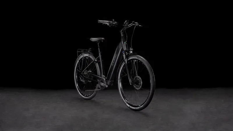 2026 Cube Supreme Hybrid Pro 625 City E-Bike In Black/Spectral-1