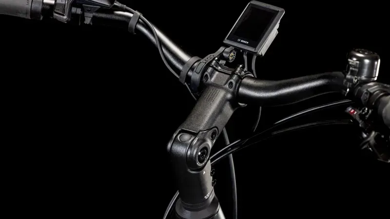 2026 Cube Supreme Hybrid Pro 625 City E-Bike In Black/Spectral-3