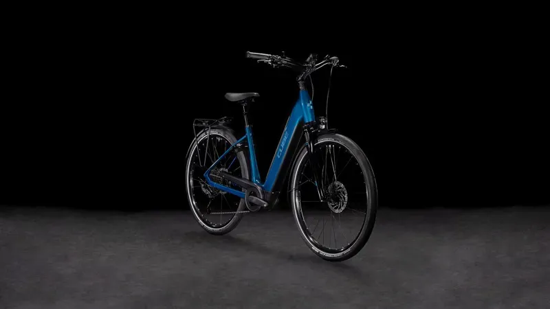 2026 Cube Supreme Hybrid Pro 625 City E-Bike In Electric Blue/Black-1