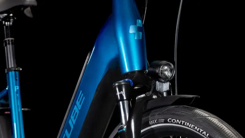 2026 Cube Supreme Hybrid Pro 625 City E-Bike In Electric Blue/Black-6