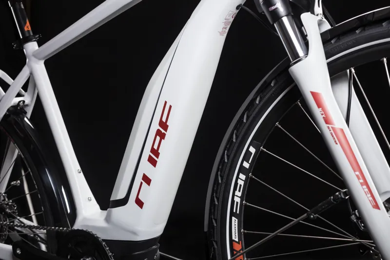 2019 Cube Touring Hybrid 500 Electric Bike in White-3