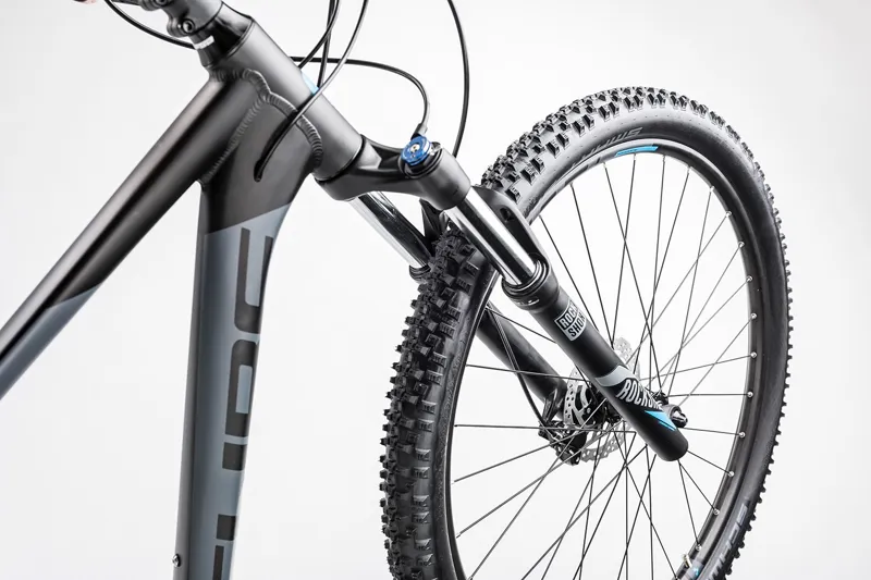 cube attention black