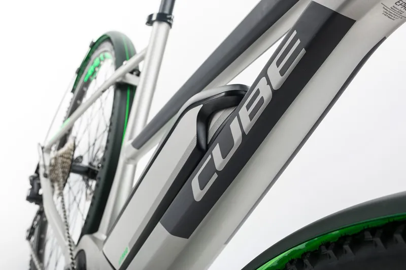 2017 CUBE CROSS ALLROAD HYBRID RACE 500 SILVER/FLASH GREEN-6