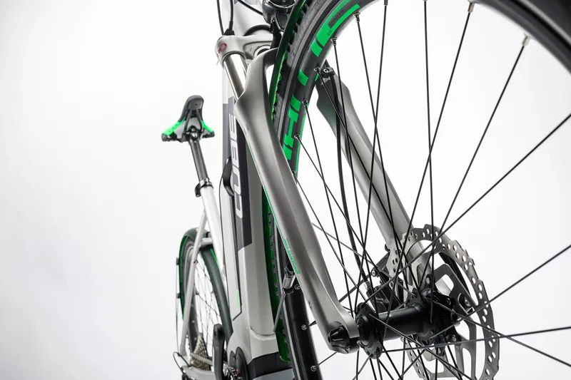 2017 CUBE CROSS ALLROAD HYBRID RACE 500 SILVER/FLASH GREEN-9