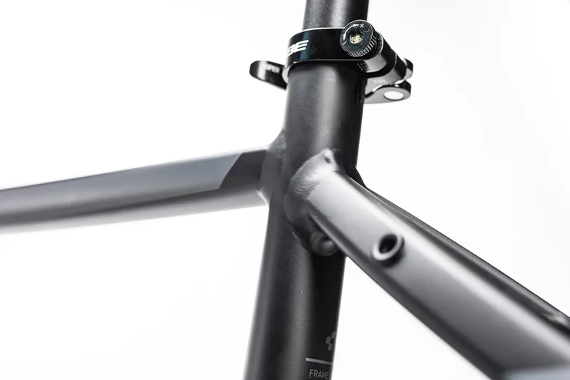 2017 CUBE NATURE PRO MENS HYBRID BIKE BLACK/GREY-6