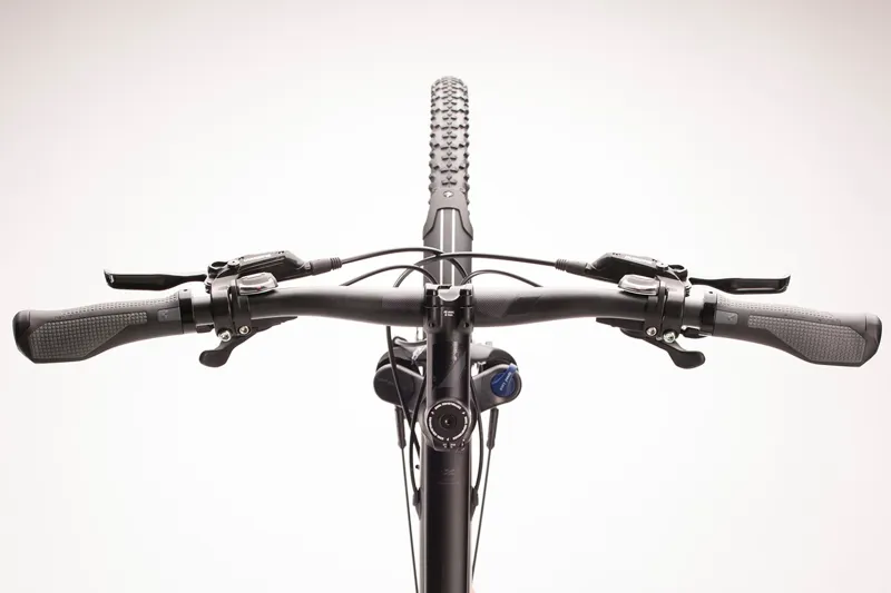 17 Cube Nature Allroad Black 17 Cube Nature Allroad Black