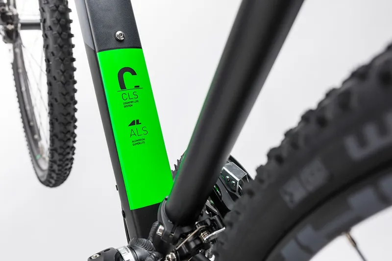 2017 CUBE CROSS MENS HYBRID BIKE BLACK/FLASHGREEN-3