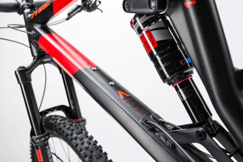 2017 cube stereo 160