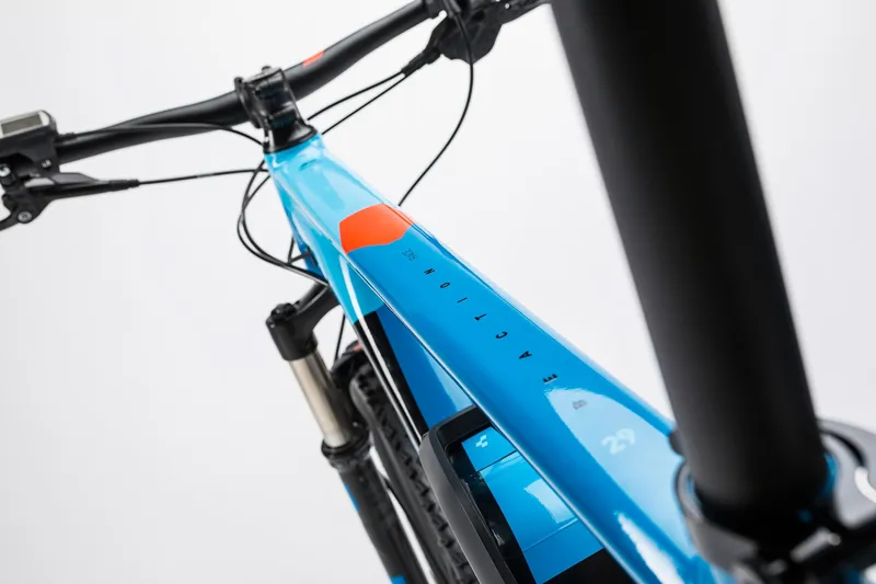 cube reaction race blue