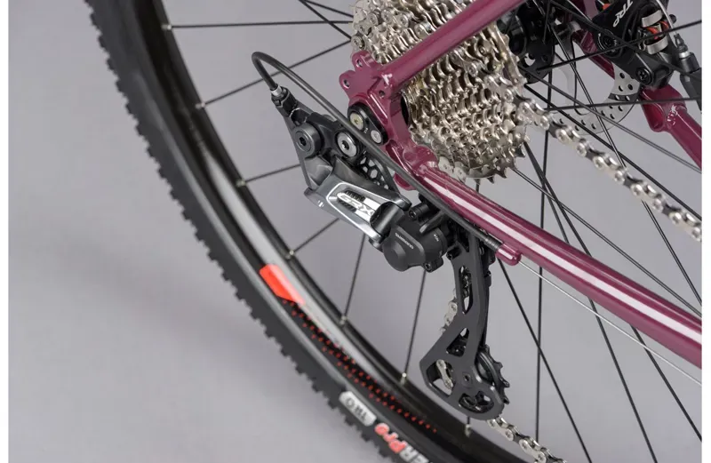 2024 Genesis Croix De Fer 30 Steel Gravel Bike in Purple-12