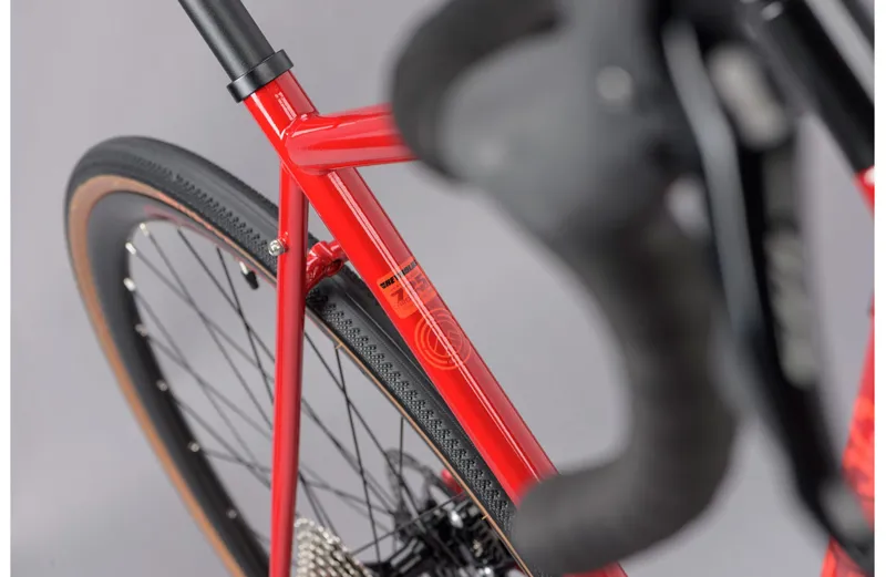 Genesis Equilibrium Disc - Steel Road Bike - Red Sheeran-3