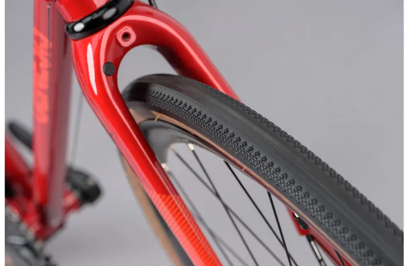 Genesis Equilibrium Disc - Steel Road Bike - Red Sheeran-4