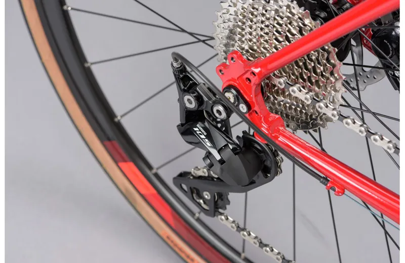 Genesis Equilibrium Disc - Steel Road Bike - Red Sheeran-9