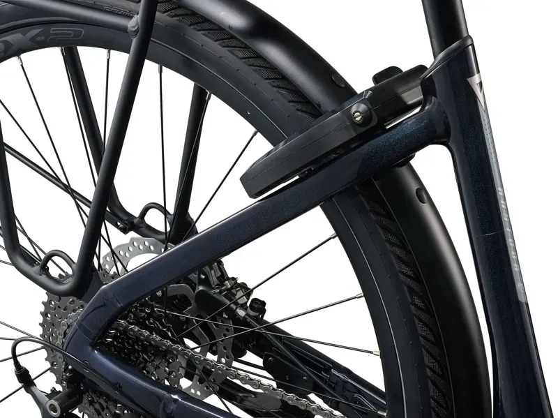 Giant AnyTour E+ 4 LST Electric Commuter Bike in Cold Night-5