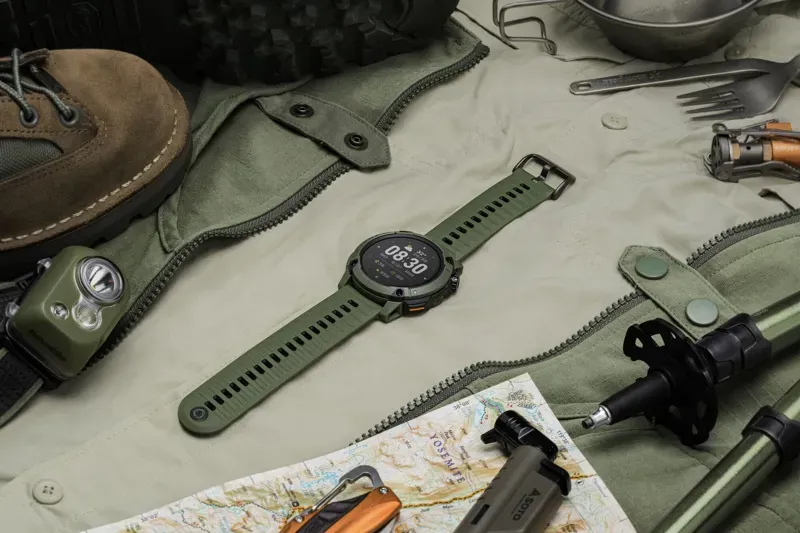 Coros NOMAD GPS Watch in Green-4