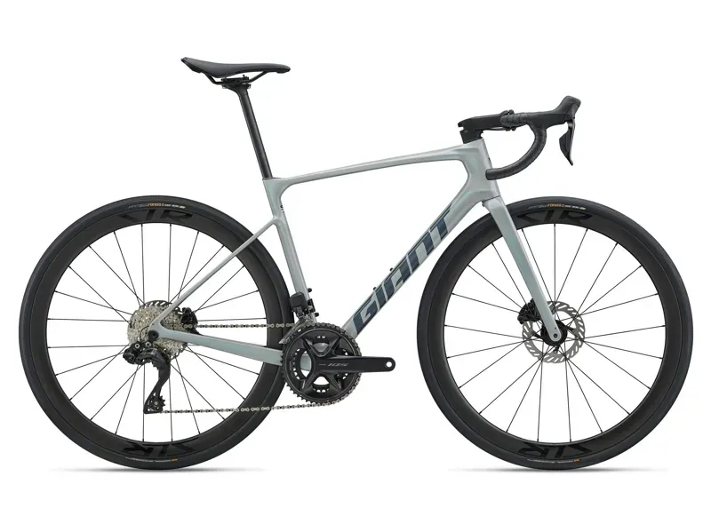 Giant Defy Advanced 0 Road Bike in Supernova Grey