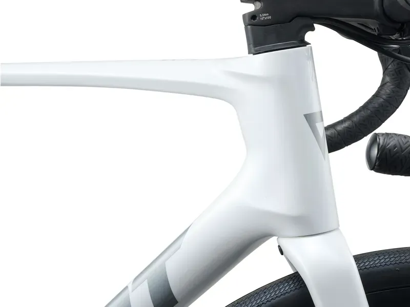 Giant Defy Advanced 2 Road Bike in Pearl White-2