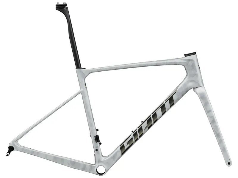 Giant Defy Advanced Pro-FF Frameset in Polar Silver