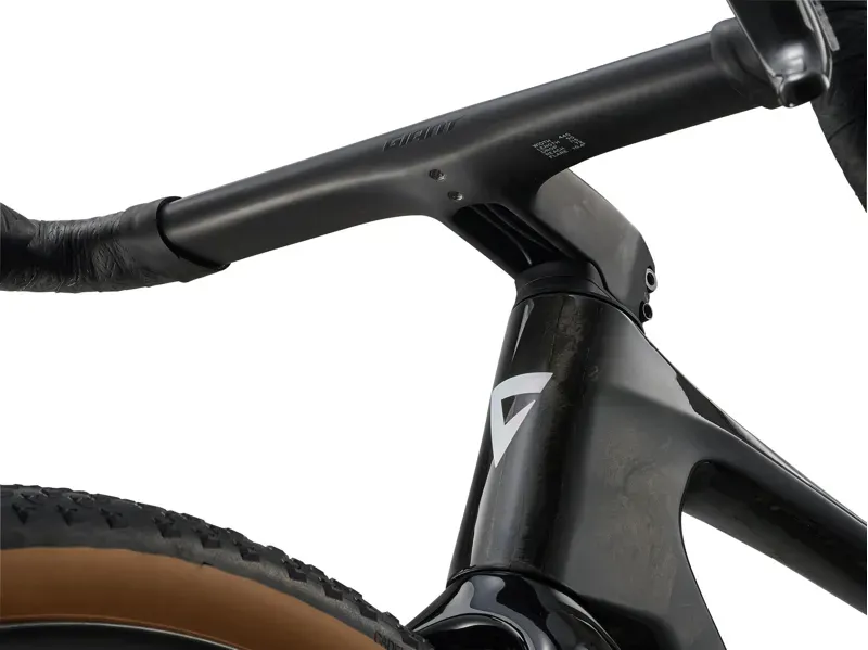 Giant Revolt Advanced SL 0 Gravel Bike in RawCarbon/Prismpearl-5