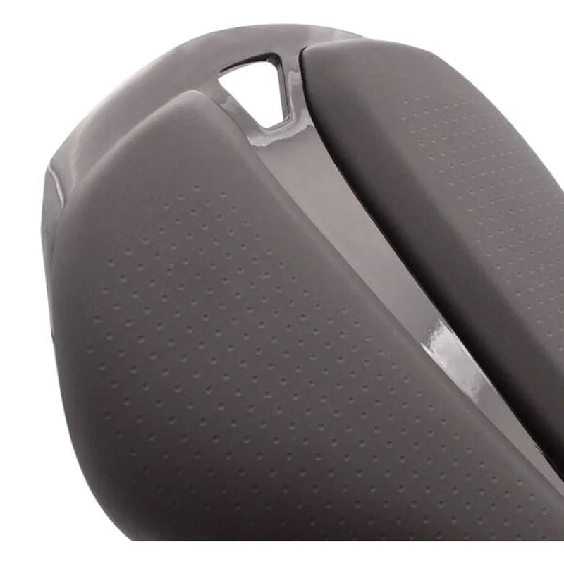 MADISON Flux Aero Short Alloy Ti Rail Black 142 mm x 242 mm short fit-3