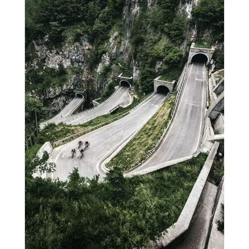 DT SWISS P 1800 SPLINE wheel clincher 23 x 18 mm front-2