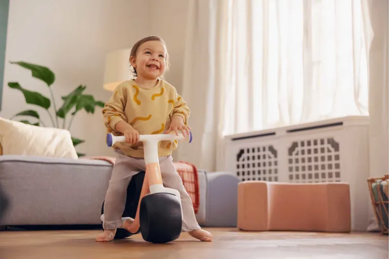 woom WOW Self-Balancing Balance Bike - Ages 9-36 Months - Dreamy Sky-8